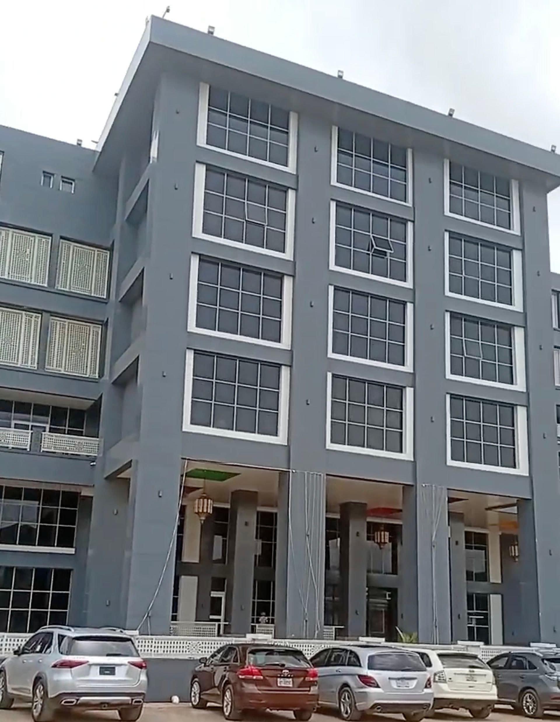 Galaxy La-Palm Royal Resort — Uburu 2