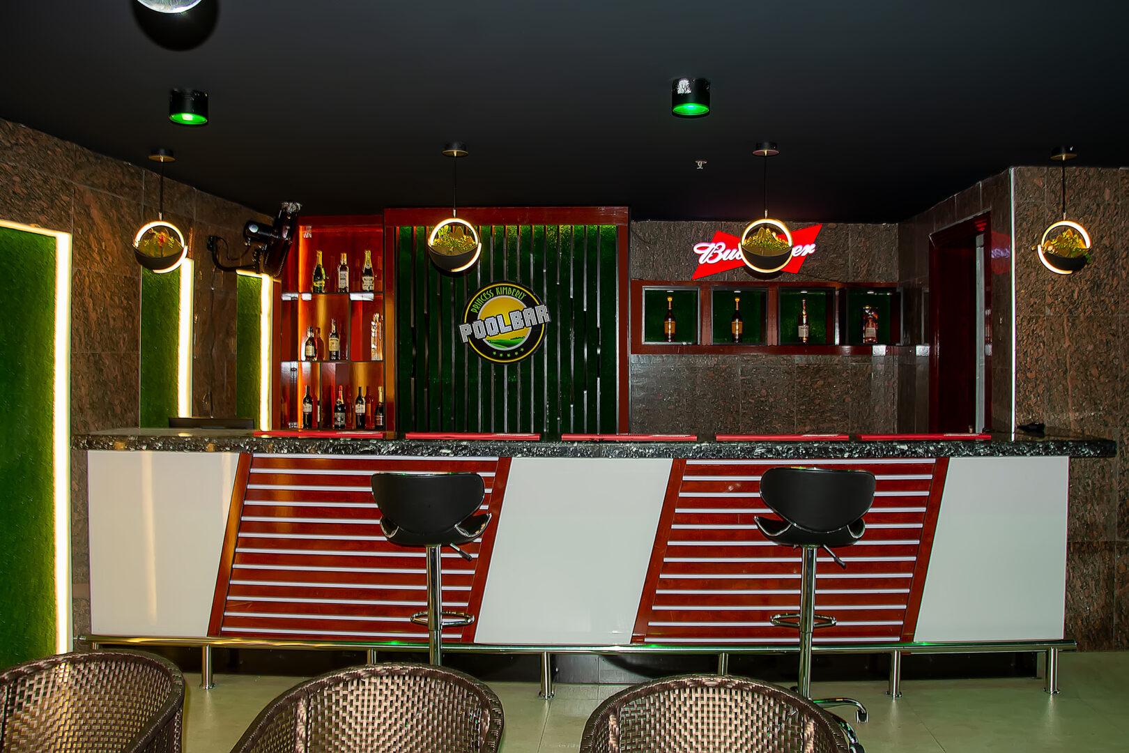 Pool Bar 1